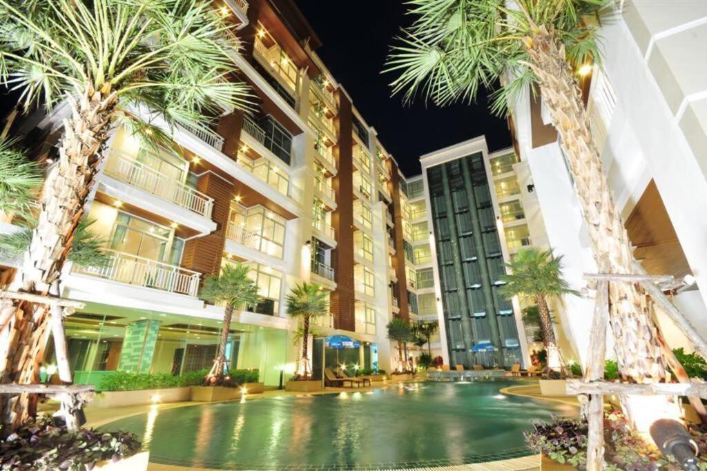 Recently Renovated Pool View Apartment In Modern Complex Patong Kültér fotó