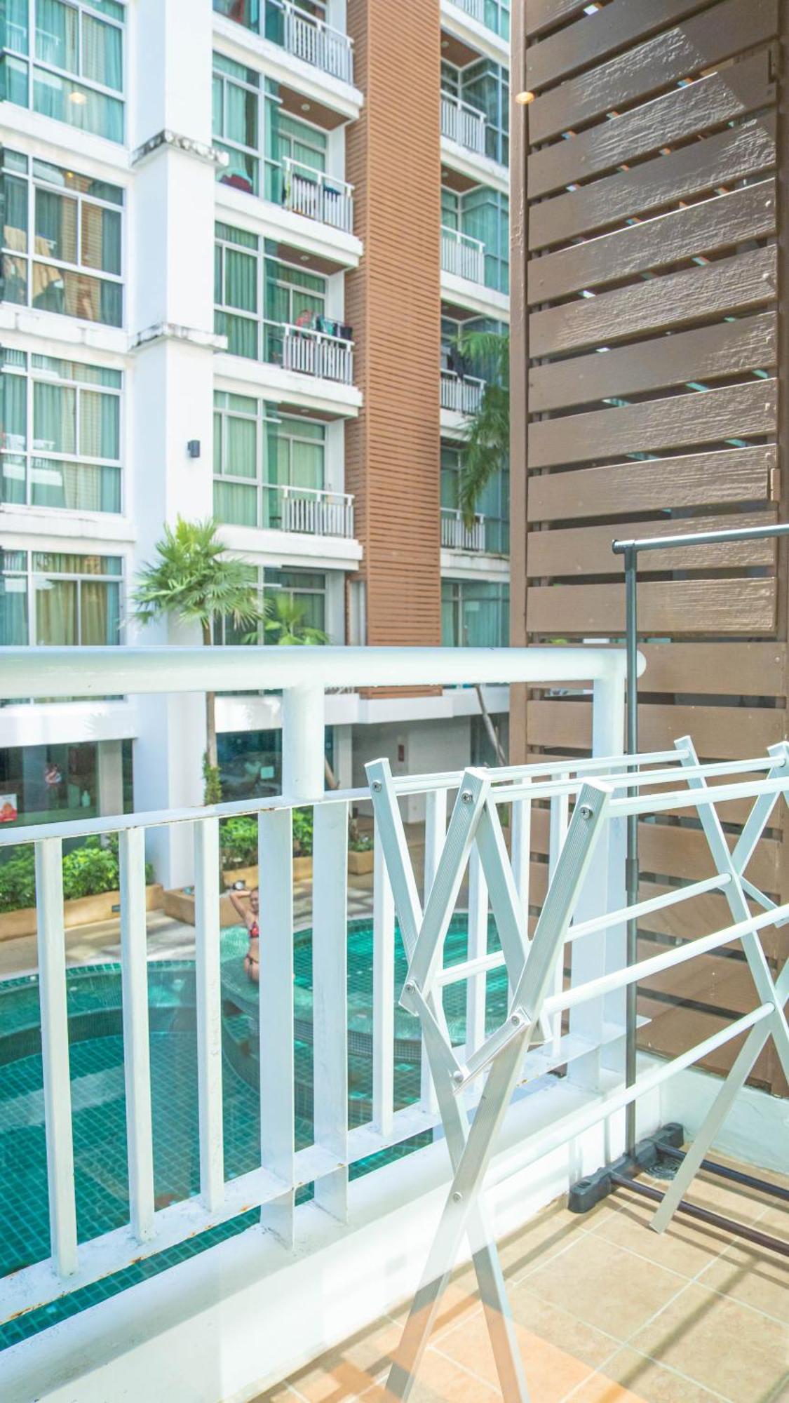 Recently Renovated Pool View Apartment In Modern Complex Patong Kültér fotó