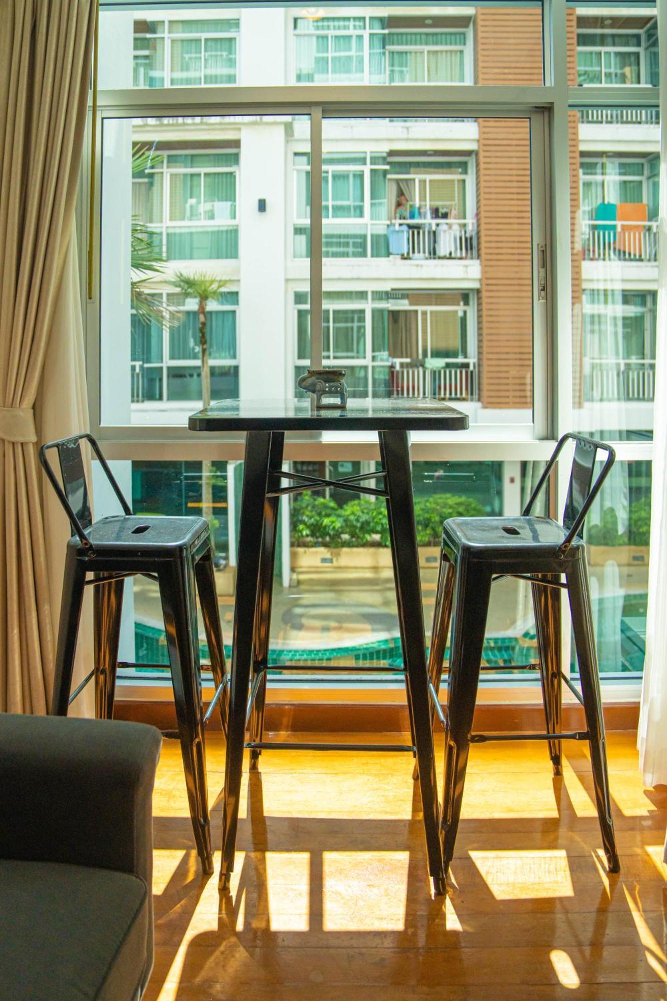 Recently Renovated Pool View Apartment In Modern Complex Patong Kültér fotó